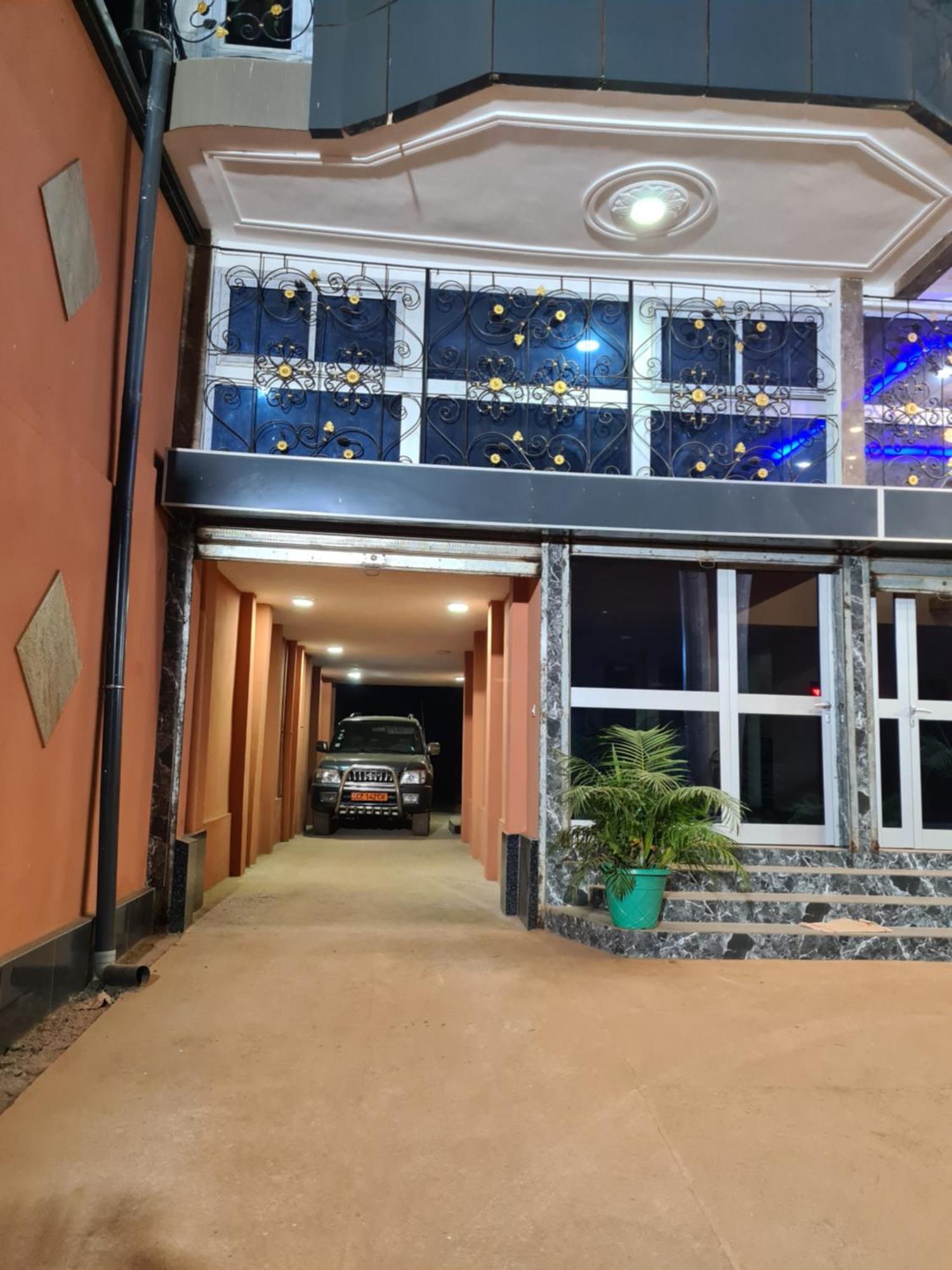 Dj Palace Hotel Yaoundé Zewnętrze zdjęcie